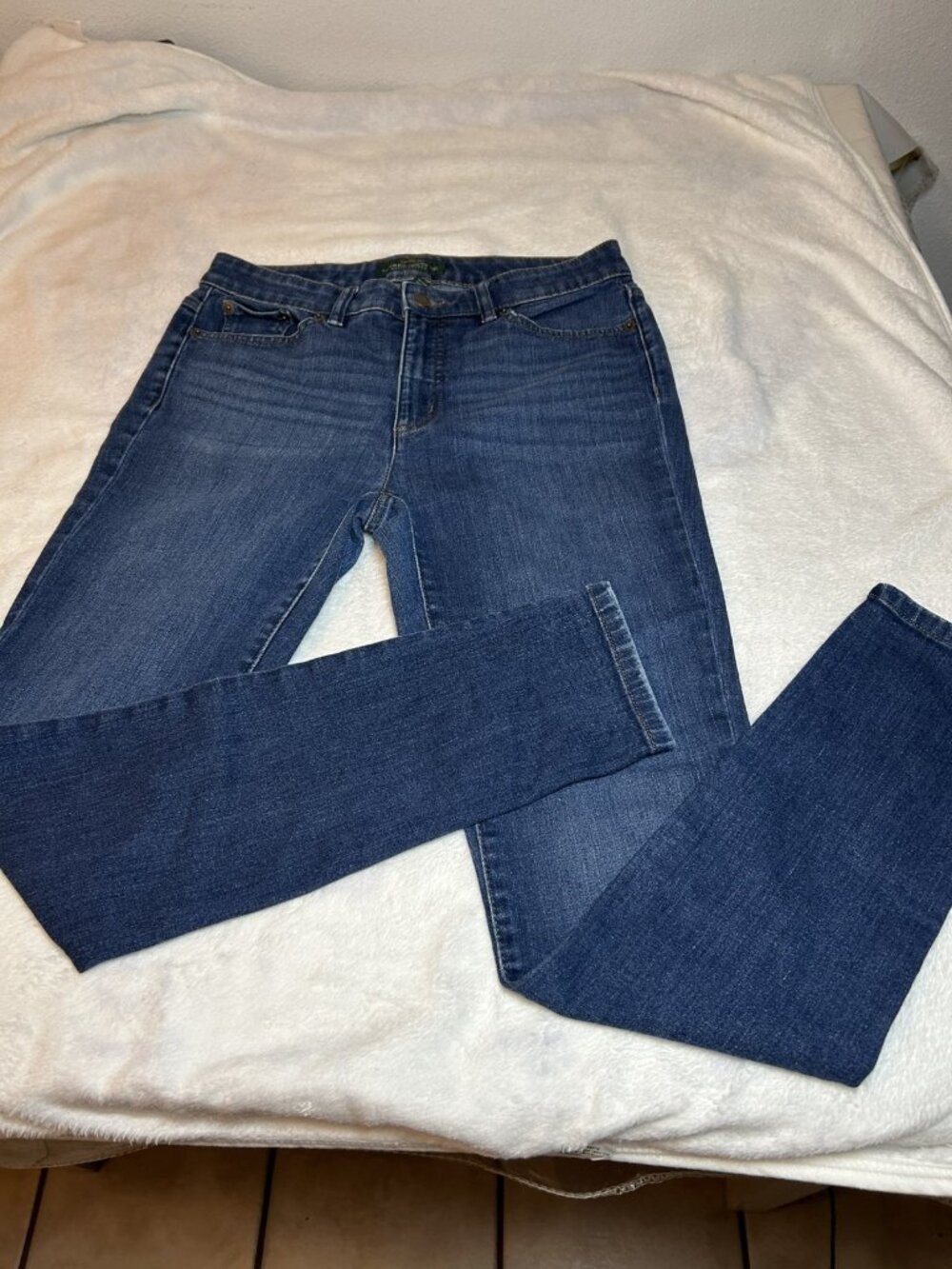 Lauren Jeans Co. Women's Size  6 clssic Straight Blue 93% cotton